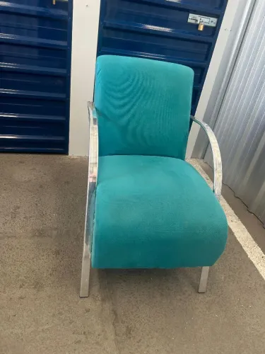 Poltrona azul turquesa, única peça