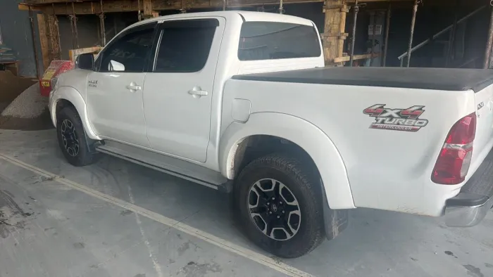 Toyota Hilux CD SRV D4-d 4X4 3.0 TDI Diesel AUT 2014