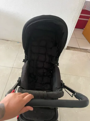 Carrinho de bebê, usado poucas vezes