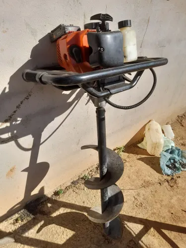 Furador de solo