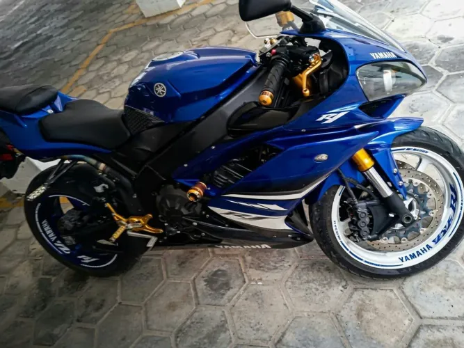 Yamaha YZF-R1 1000cc - Esportividade, potência e adrenalina! ?