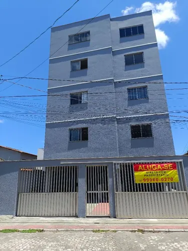 Alugo lindo apartamento de dois quartos na quadra do mar super iluminado muito ventilado