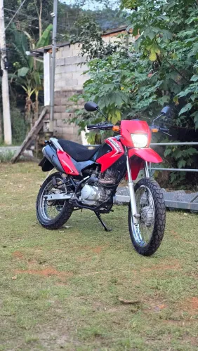 Bros 125 2015 (77 mil km/ partida elétrica)