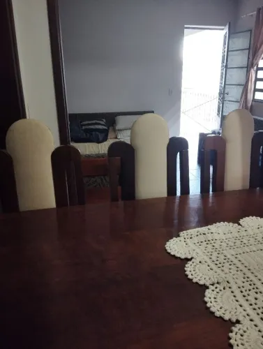 Mesa de madeira imbuía maciça para 10 lugares 
