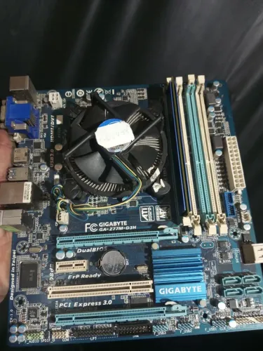 Placa mãe 1155 gigabyte + G2030 + 4 GB DDR3