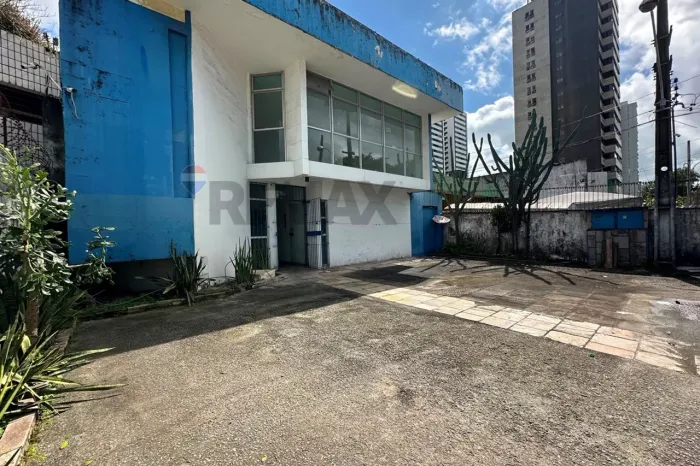 Prédio Comercial à venda na Agamenon Magalhaes com 400m