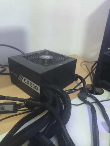 Fonte ATX Corsair CX650