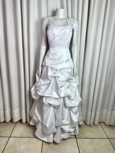 Vestido de noiva branco longo
