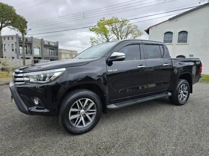 Toyota Hilux CD SRX 4X4 2.8 TDI 16V Diesel Aut. 2017
