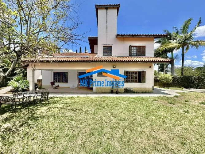 Cond Vila Velha - Casa 80% TÉRREA, 3 suítes! Lote 1.546m² plano!