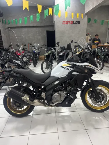 Suzuki Vstron 650 2023/2024