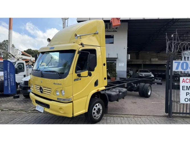 Mercedes-benz Accelo 2010