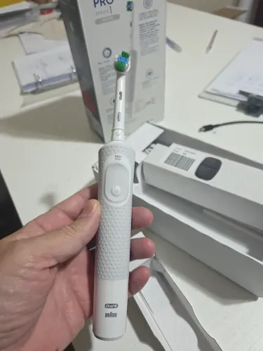 Escova dental eletrica oral b