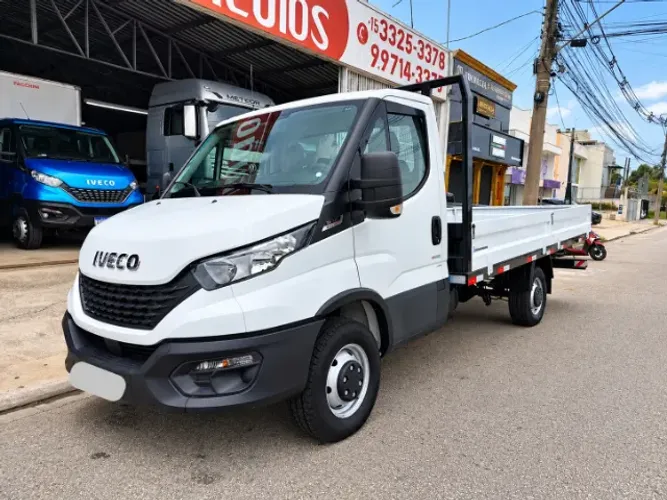 Iveco Daily 3.0 Turbo Diesel + Carroceria (CNH B)