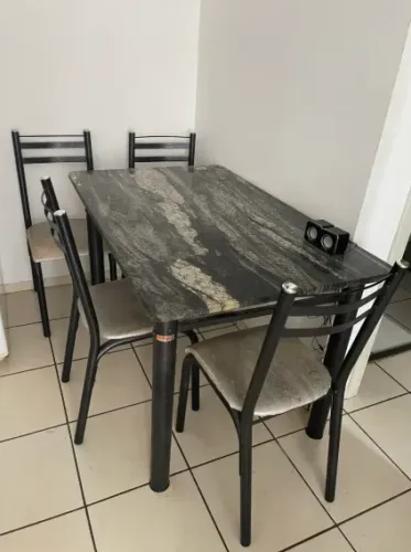 Mesa 4 cadeiras- granito