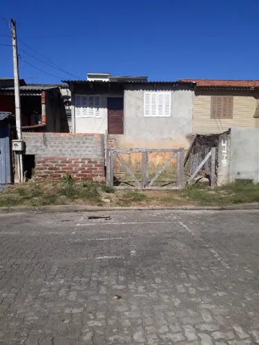 Casa com 3 quartos na parada 2 do Pinheiro. Entrar em contato no whats app *