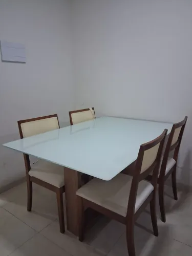 Mesa de jantar 4 /6 lugares