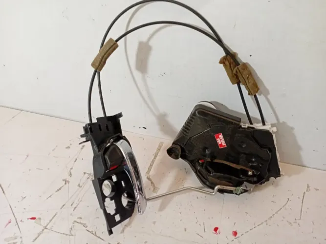 Fechadura trava eletrica dianteira direita honda hrv 2016