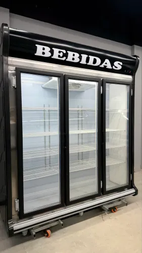 Expositor 3 portas funciona perfeitamente 220