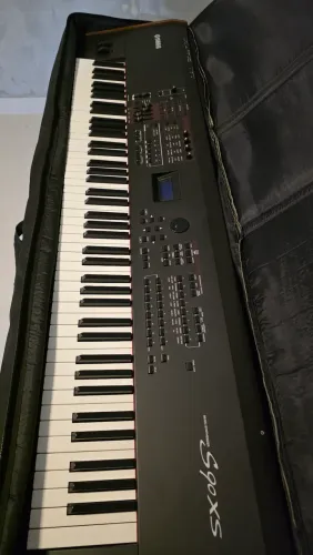 Yamaha S90 XS