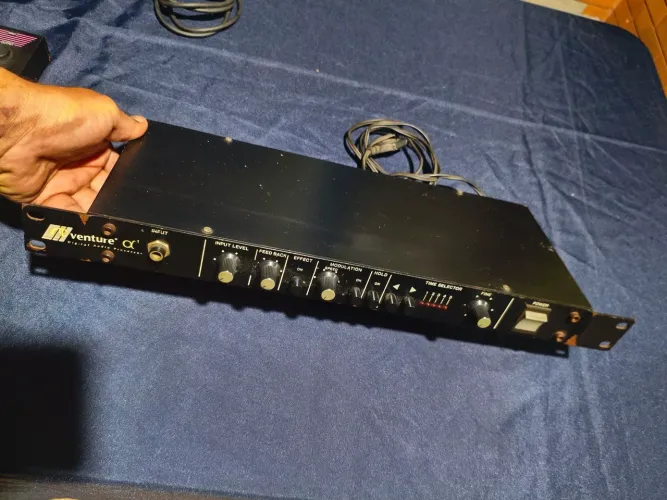 Aventure Alpha 1 - Digital Audio Processor Rack Vintage