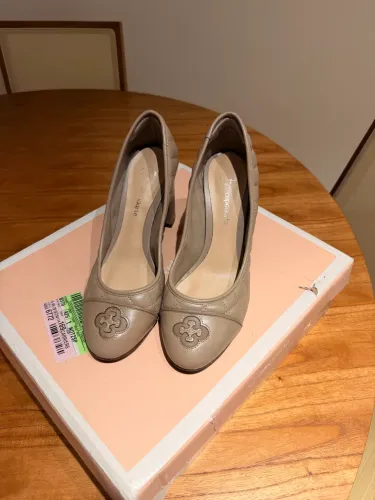 Sapato Capodarte Couro tamanho 38