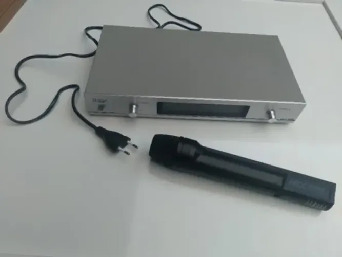 Microfone com receptor mcc