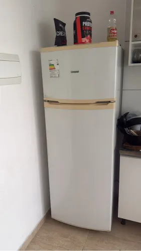 Vendo geladeira nova Consul