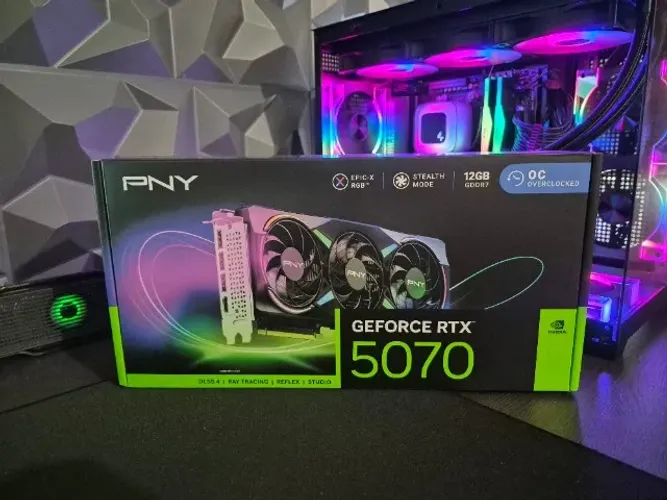 RTX 5070 Epic-X OC (Muito nova) - Completa com NF