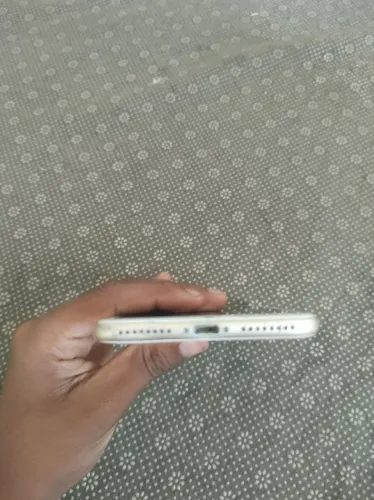 iPhone 7 plus bom estado só está com o conector folgado e a senha foi esquecido iCloud lmp