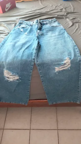 Calça jeans pantalona veste 14 anos cós alto 