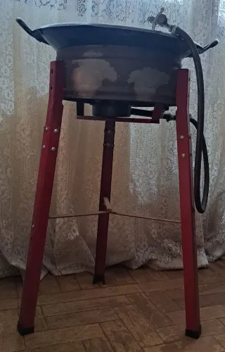 Fritadeira a gás c/ pé e tacho