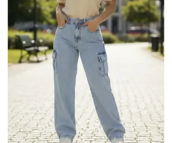 Calça jeans feminina cargo