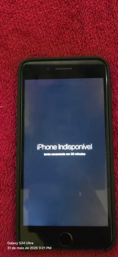 Iphone 7 plus com caixa, travado
