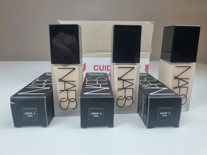 KIT 3 UNIDADES Base Maquiagem cor Light 3 Gobi (Produto de mostruário)