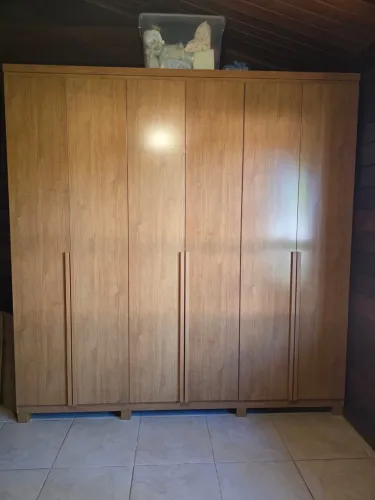 Guarda roupa 6 portas