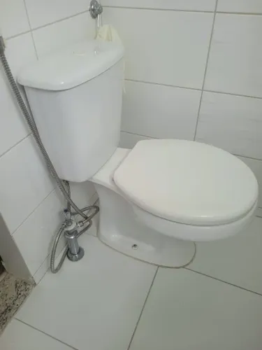 Vaso sanitário com caixa acoplada