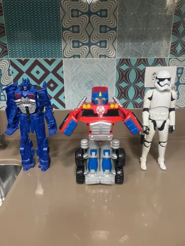 3 Robôs Grandes - Transformers e Stormtrooper Star Wars