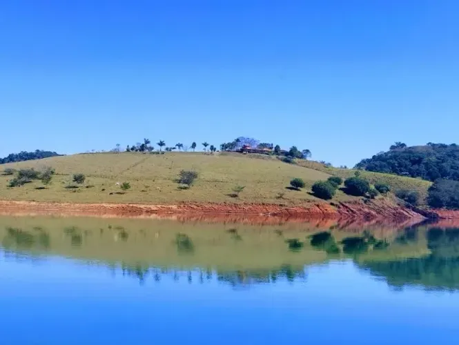 A Vale Verde Serviços & Conservação atua com roçada, limpeza e manutenção de áreas externa