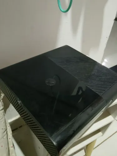 Xbox 360 super slim olha a discrição