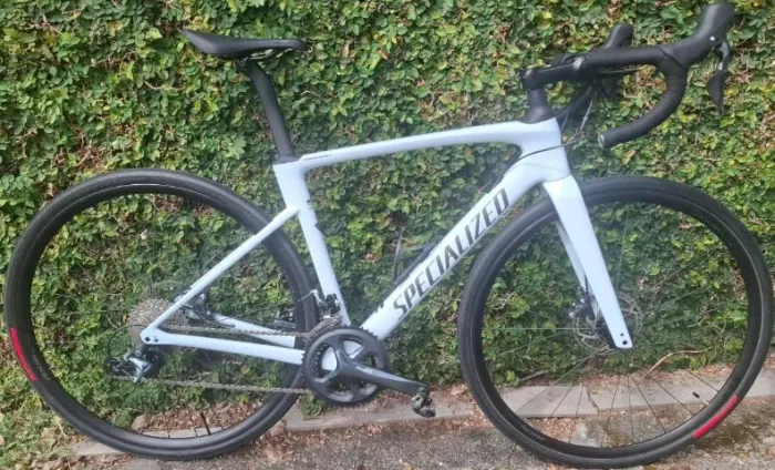 Bicicleta 2025 Specialized Roubaix SL8
