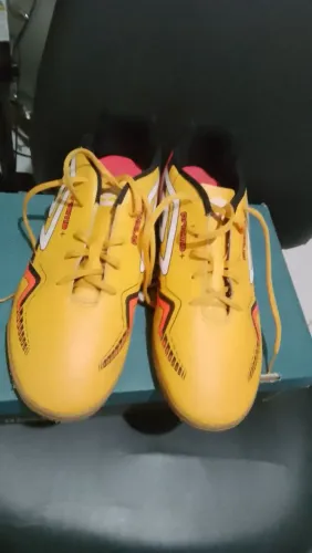 Chuteira de futsal umbro prisma