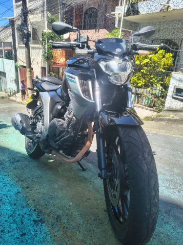 Vendo moto 250cc 2020 ABS