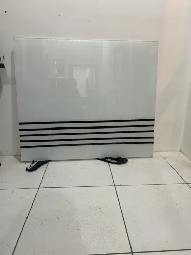 Quadro de vidro branco