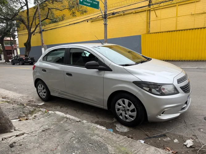Chevrolet Onix JOY Hatch 1.0 8V Flex Mec. 4P 2019