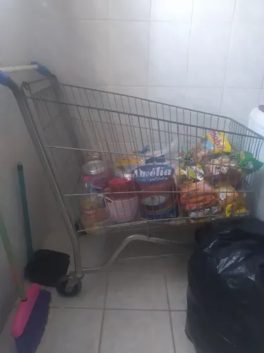 Carrinho grande de mercado