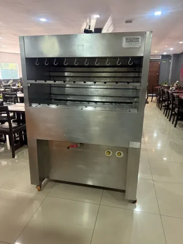 Churrasqueira profissional em inox 20 espetos