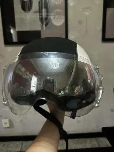 Capacete Kraft (acabamento em Couro)
