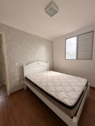 Vendo cama de casal com colchão D33