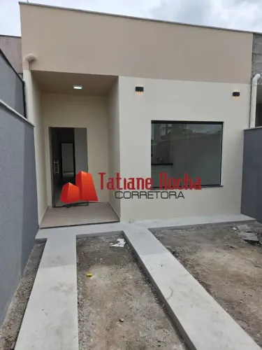 Vendo excelente casa em rua pública no bairro Conceição.